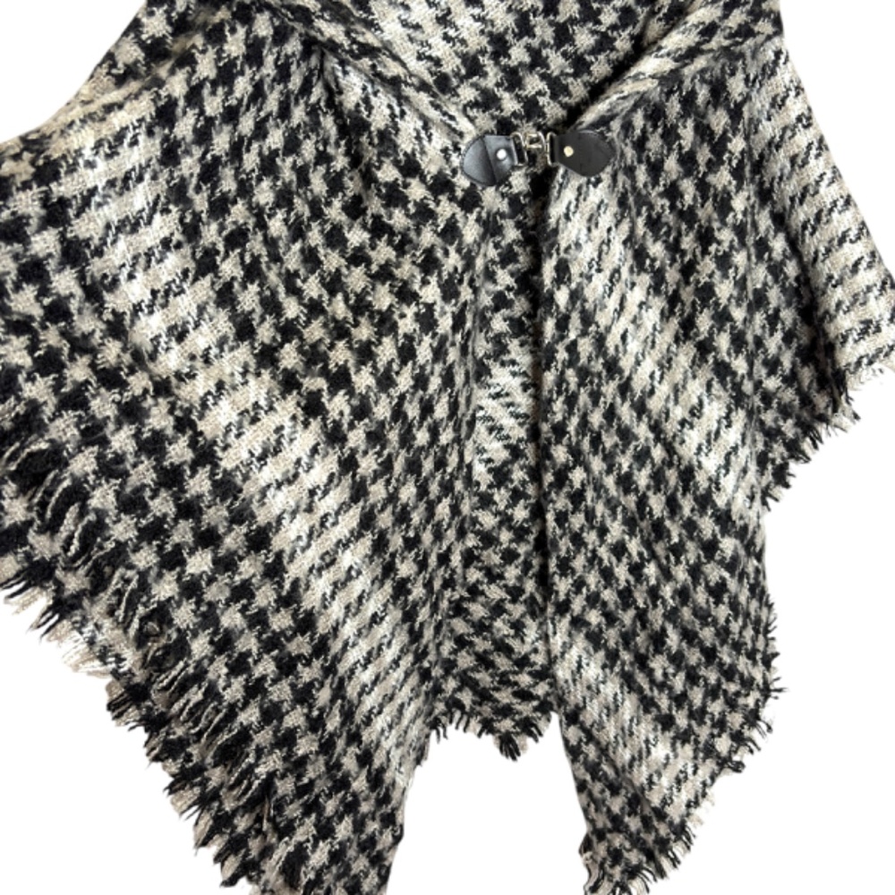 Houndstooth Cape - Picture 3 of 8